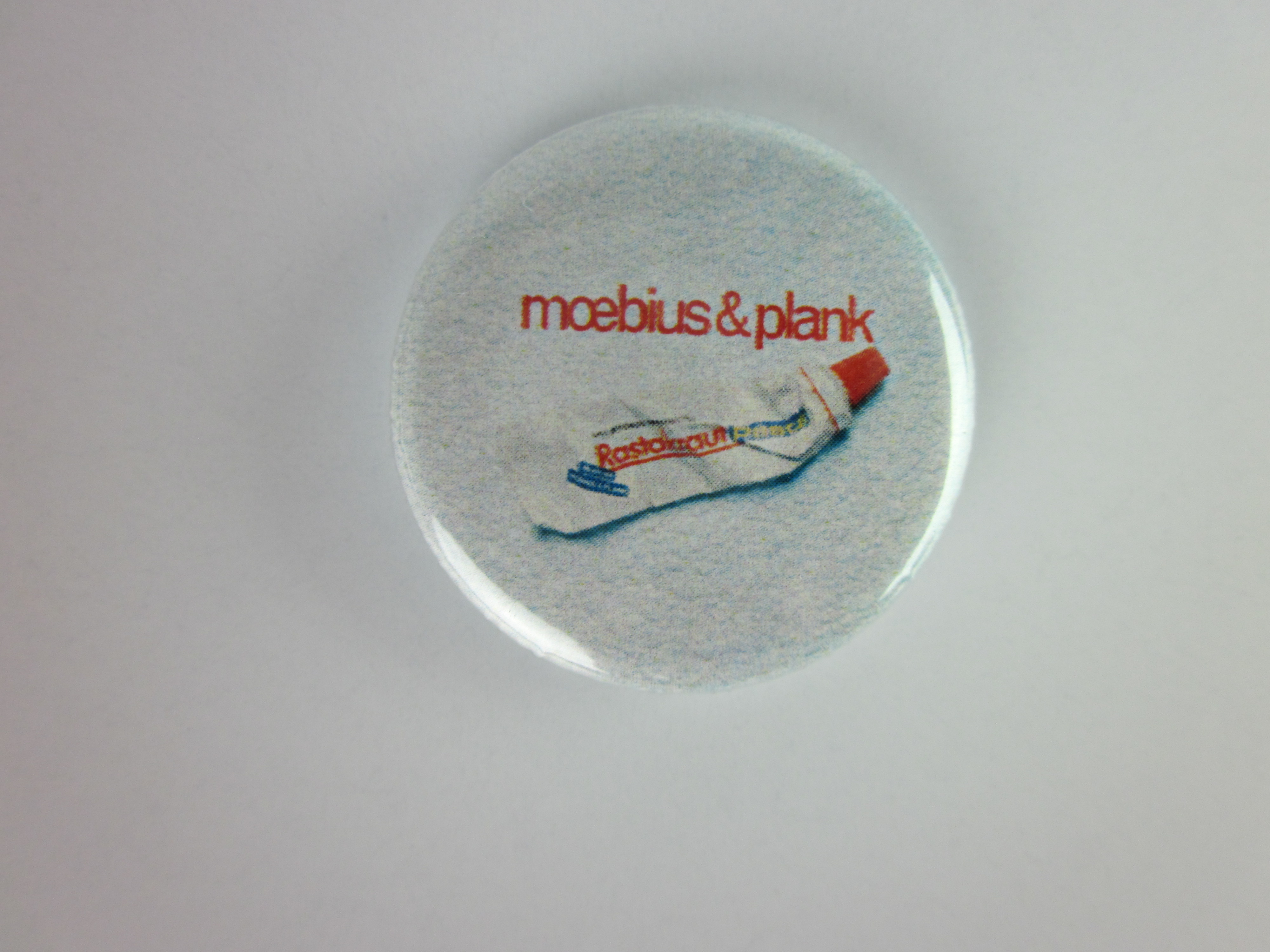 Moebius & Plank Button